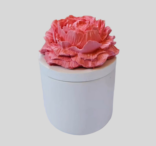 Plain Vessel with Peony Lid